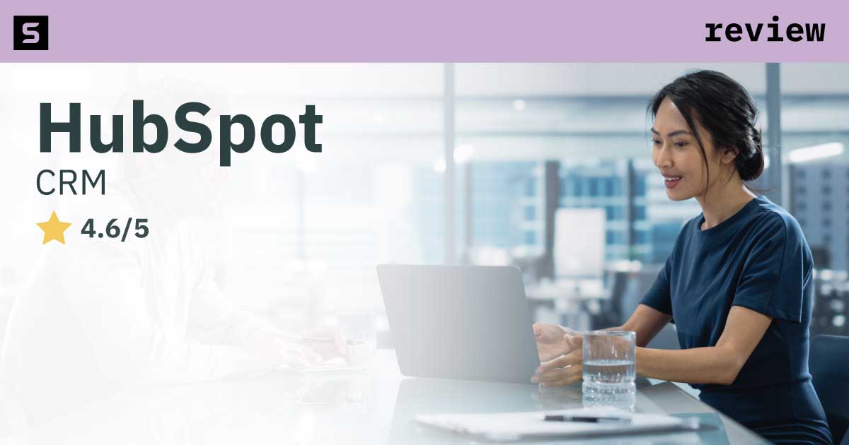 Smiling businessman next to 4.6 stars and pointing at HubSpot logo.