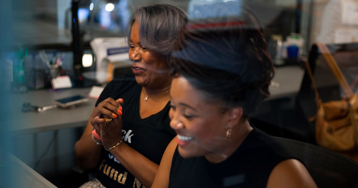 Ashlee Ammons and Kerry Schrader, founders of software startup Mixtroz.